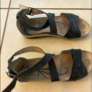 Abeo Black Strappy Sandals